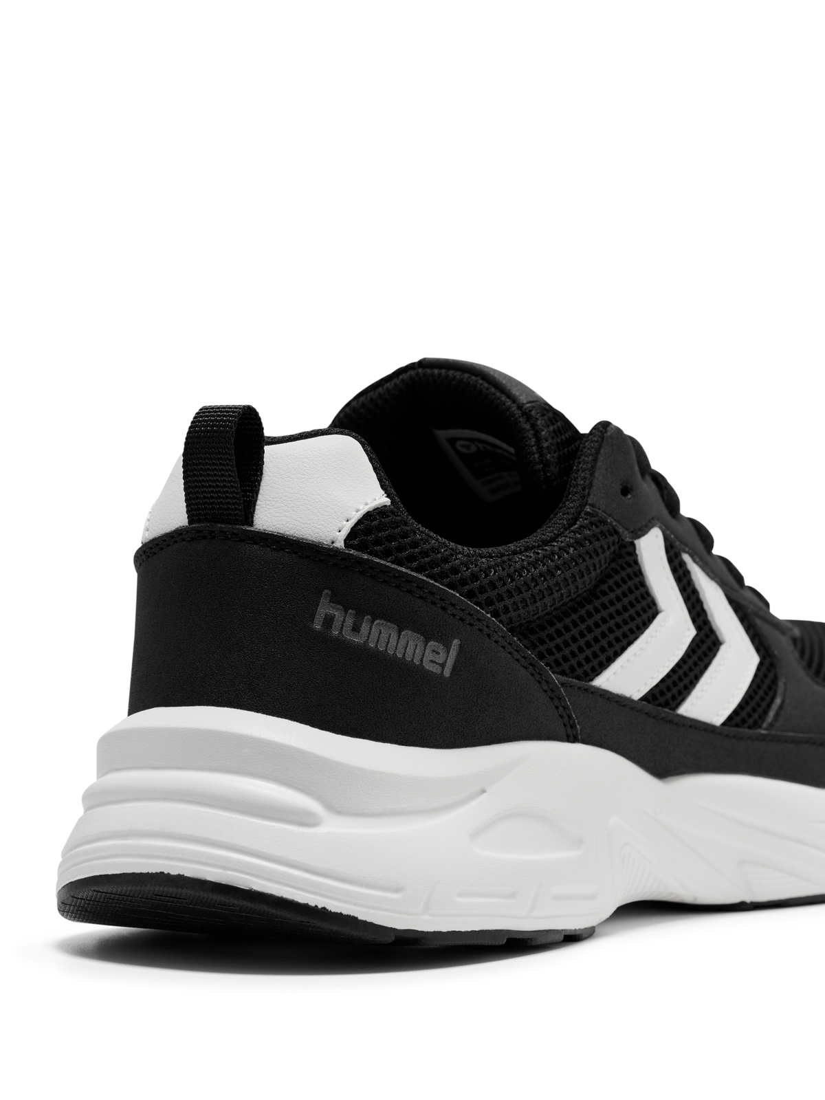 Hummel Enduro black referee trainer, close-up of the heel