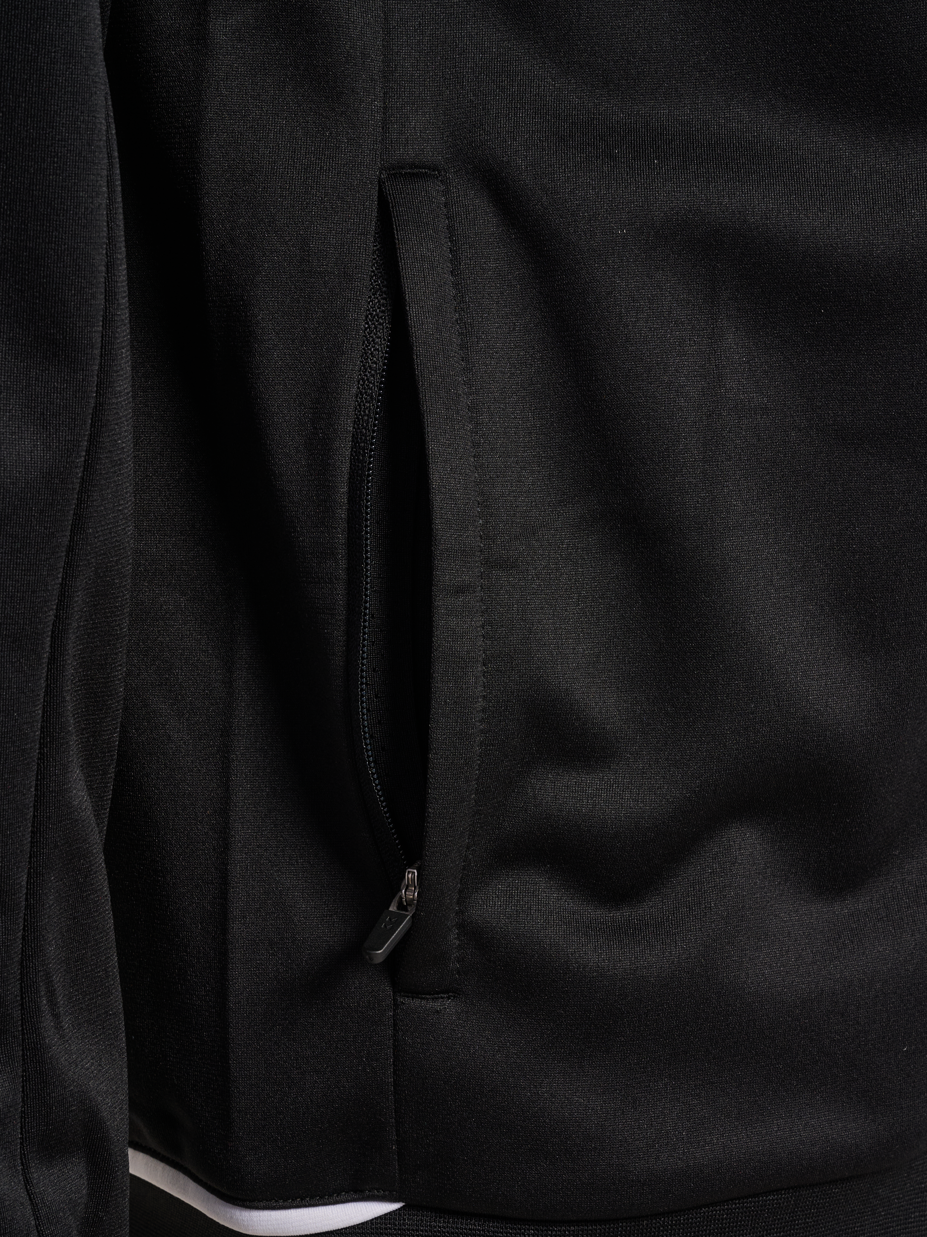 26/28 Hummel Referee Full Zip Jacket