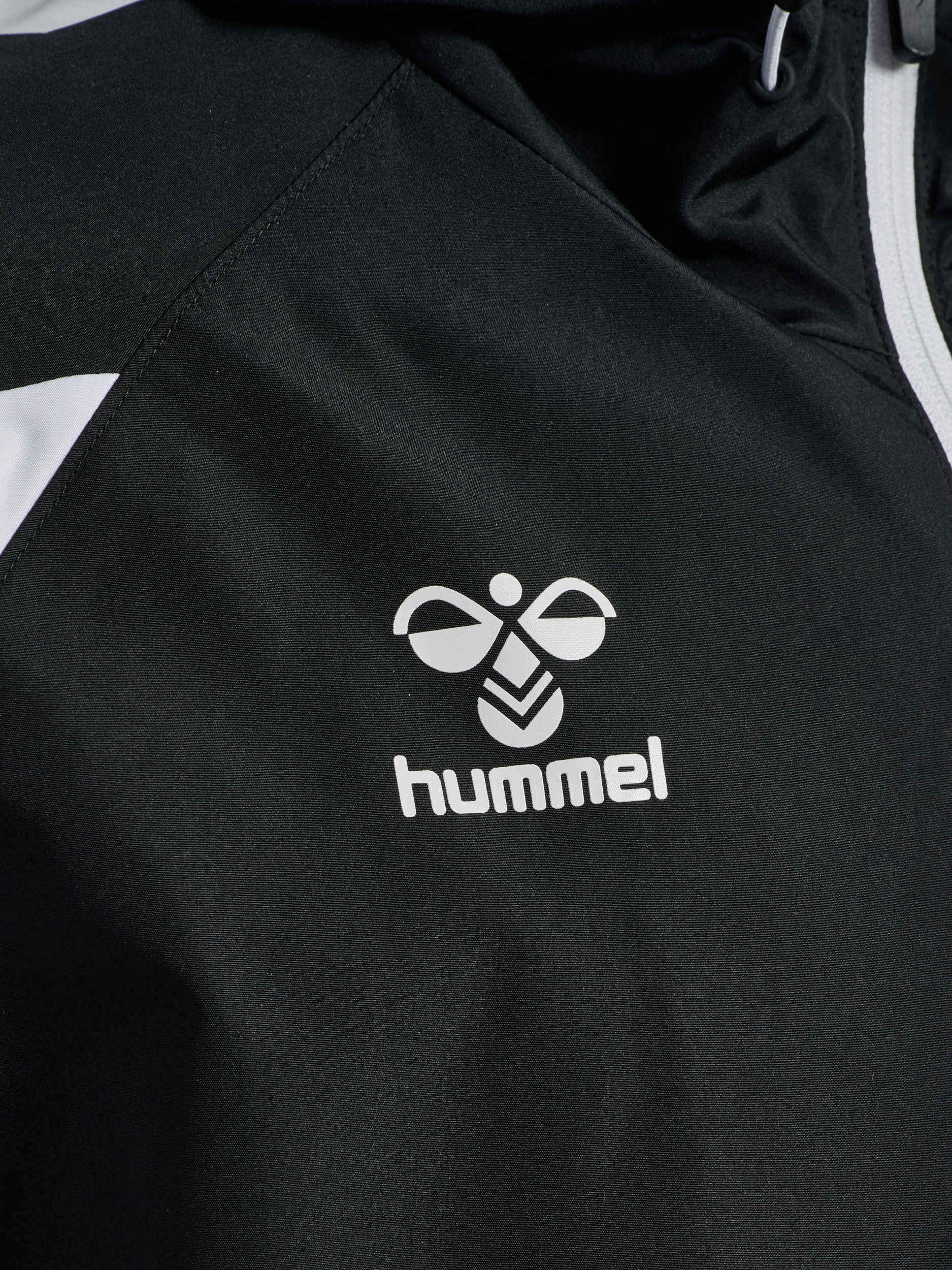 26/28 Hummel Referee Rain Jacket